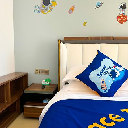 Barry Boutique Hotel Санья Экстерьер фото
