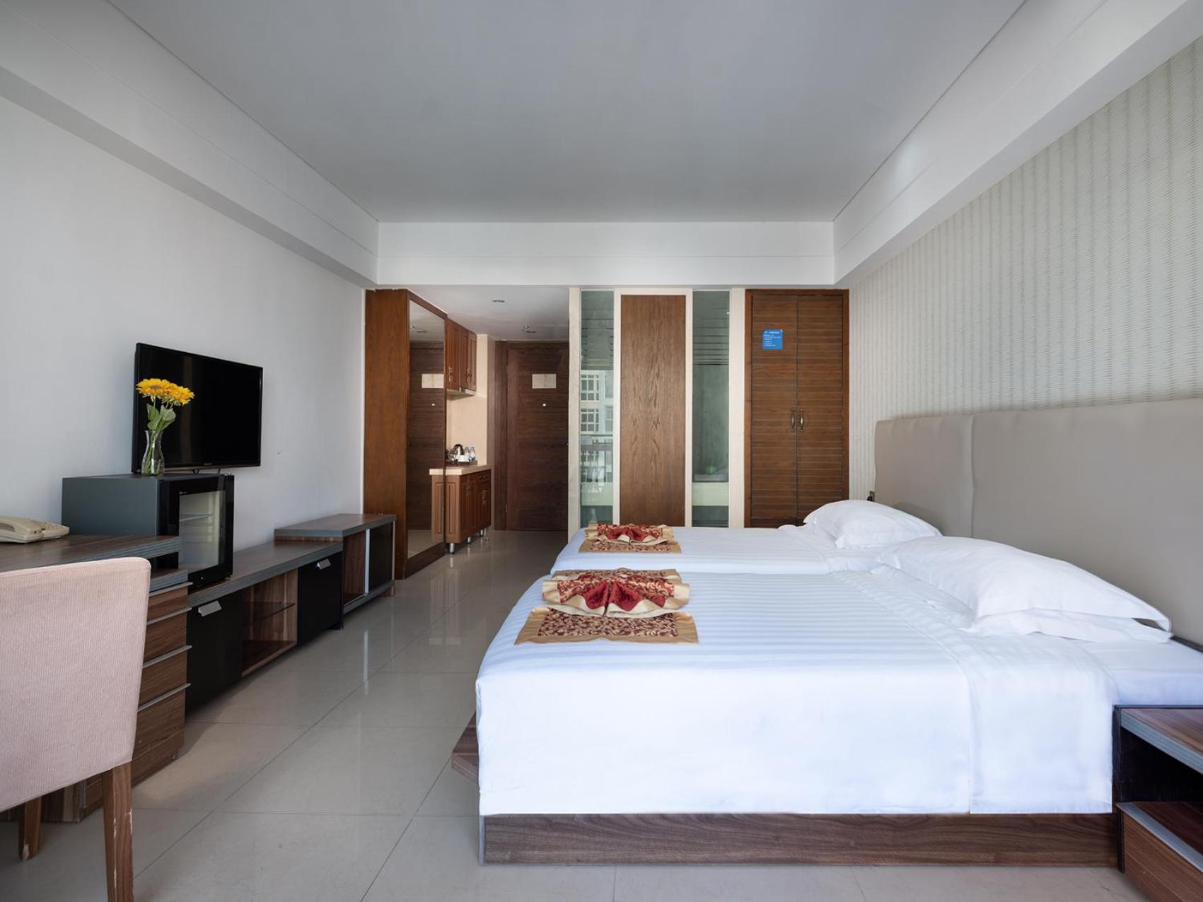 Barry Boutique Hotel Санья Экстерьер фото