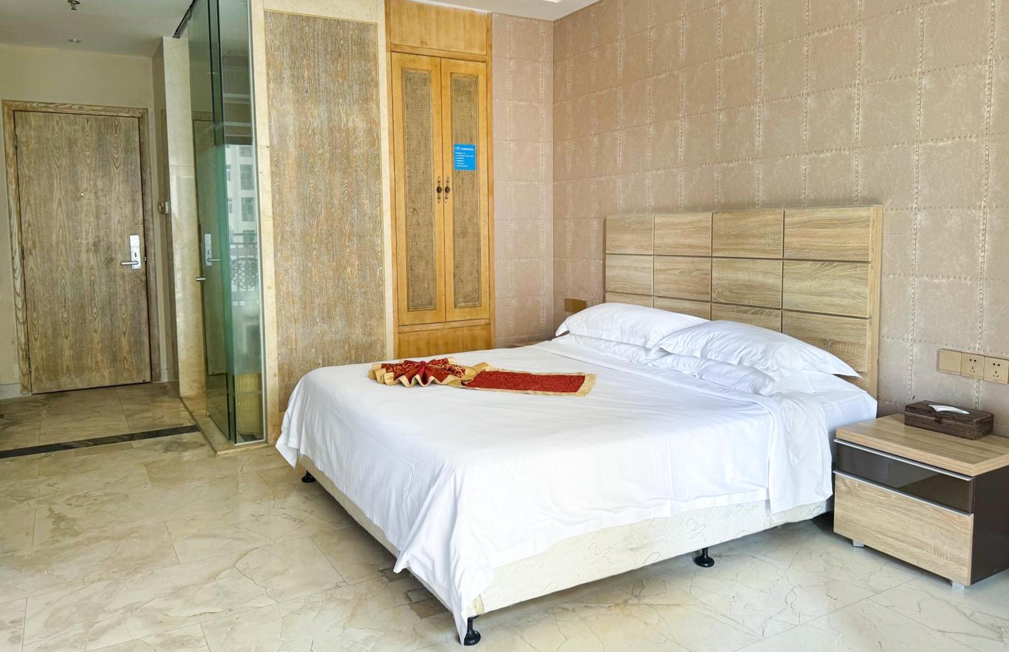 Barry Boutique Hotel Санья Экстерьер фото