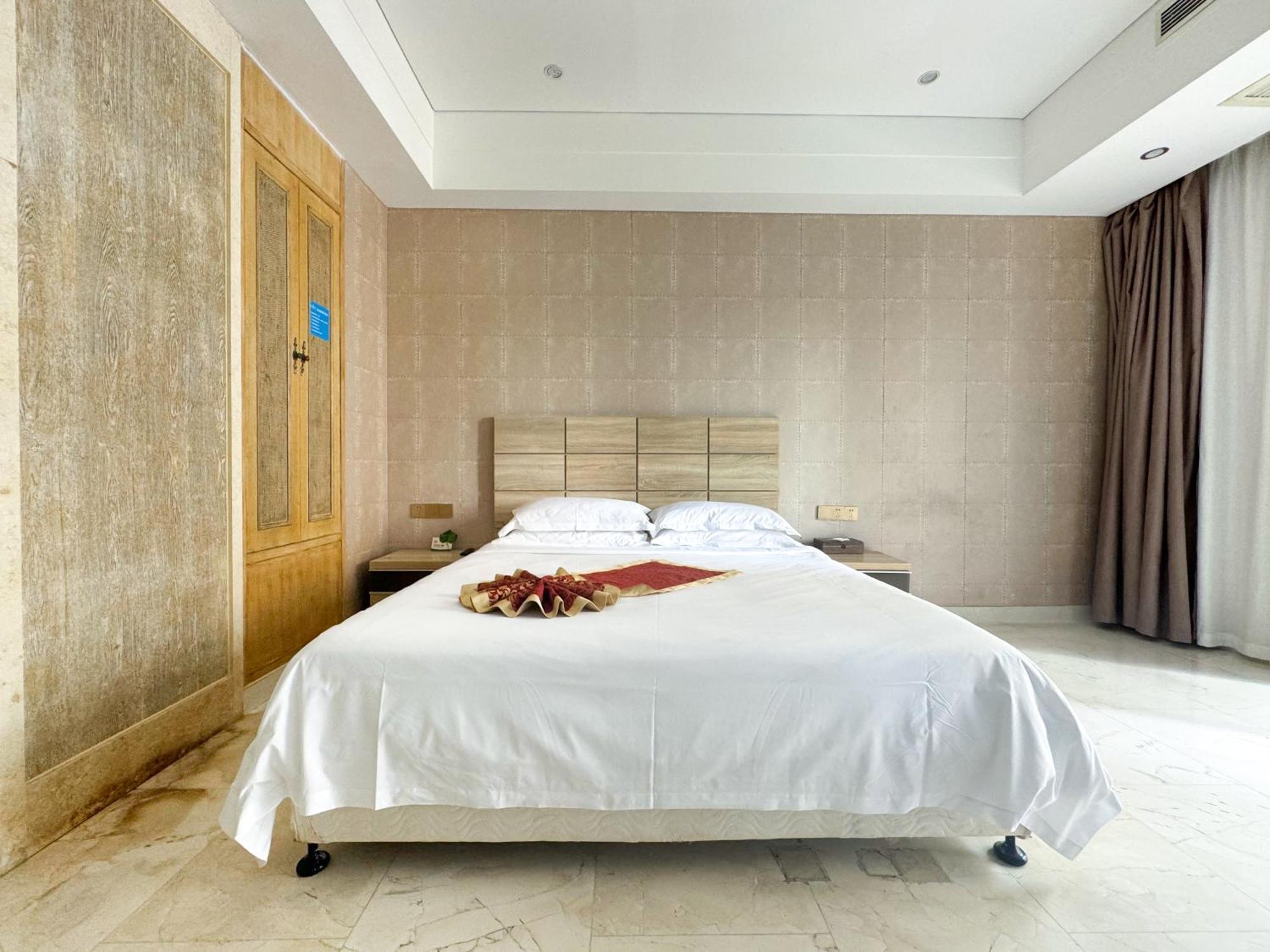 Barry Boutique Hotel Санья Экстерьер фото