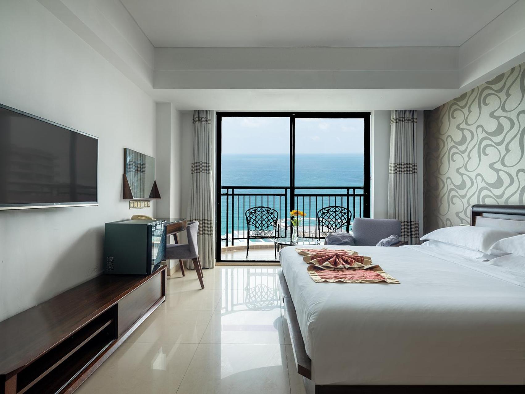 Barry Boutique Hotel Санья Экстерьер фото
