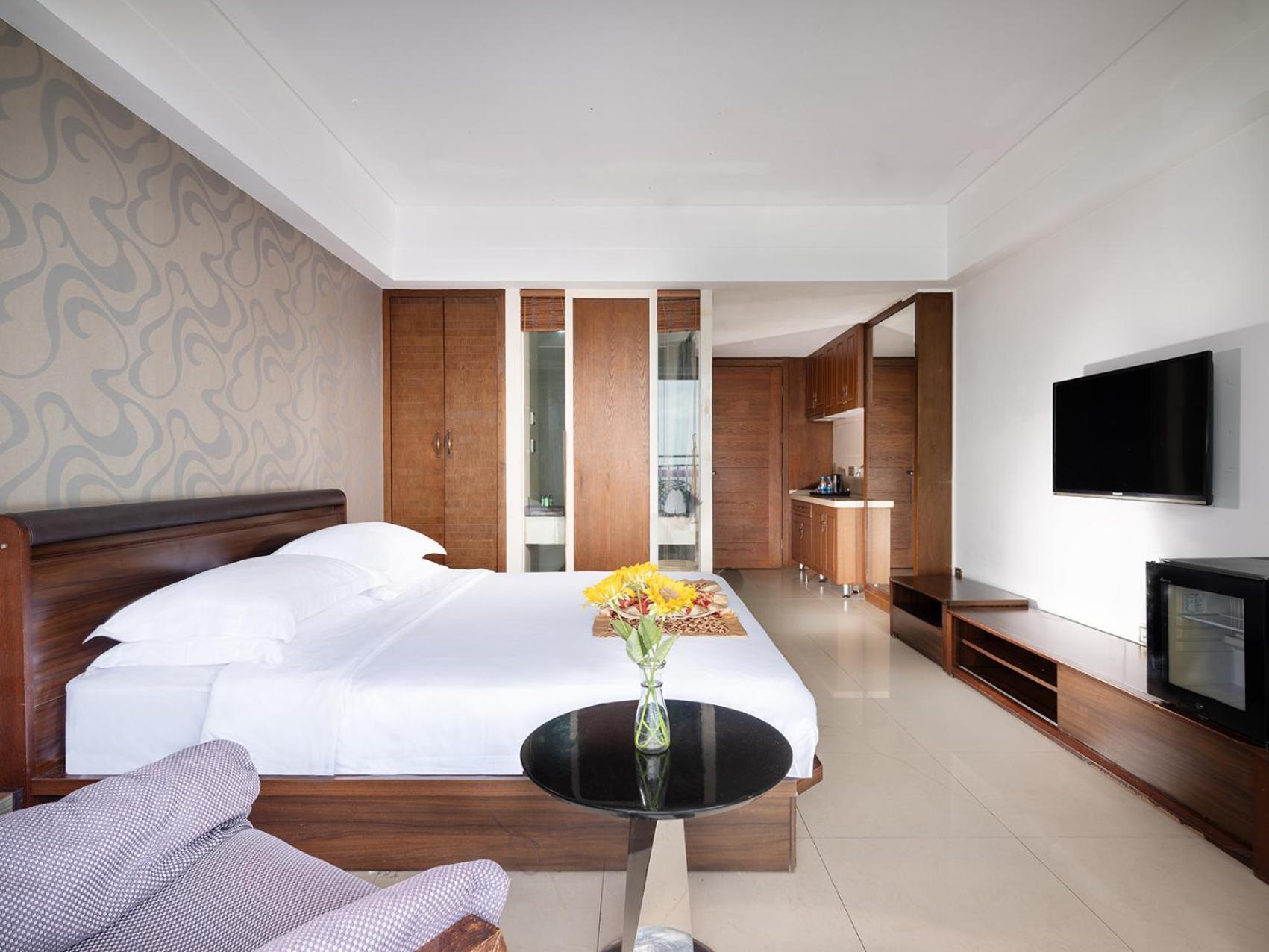 Barry Boutique Hotel Санья Экстерьер фото