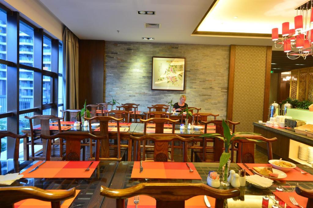 Barry Boutique Hotel Санья Экстерьер фото